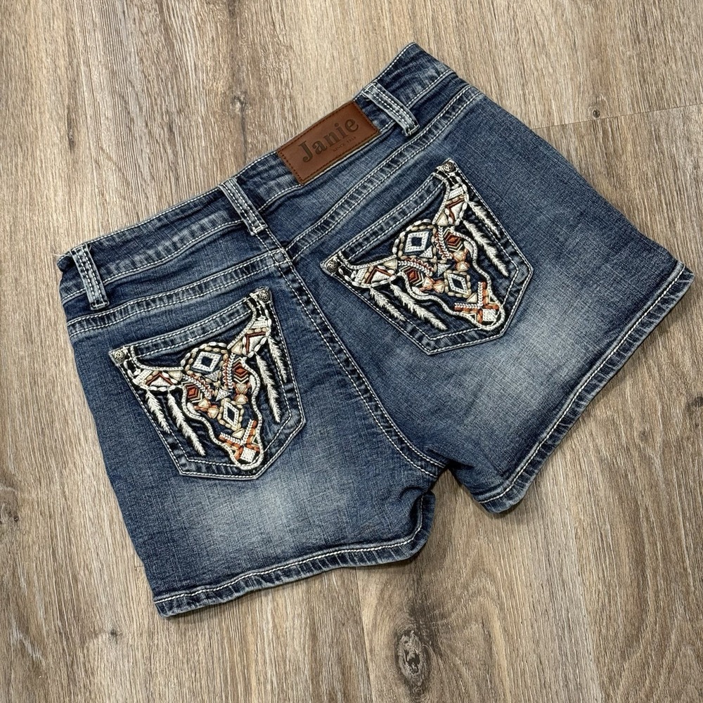 JANIE Cowgirl Denim Shorts Womens 30 (M/L) Embroidered Longhorn Pockets